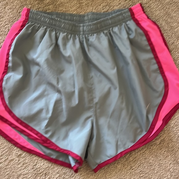 4 pair Nike Tempo shorts. All have liner.  
All in very good condition. - Picture 4 of 12